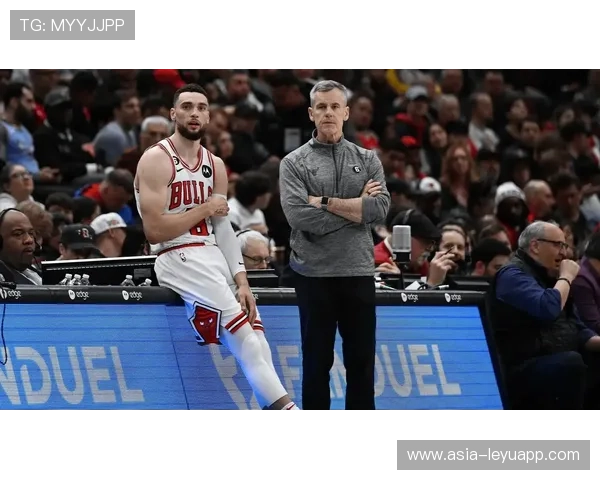 公牛队员拉文取得全明星赛资格，球迷纷纷点赞，公牛拉文年薪