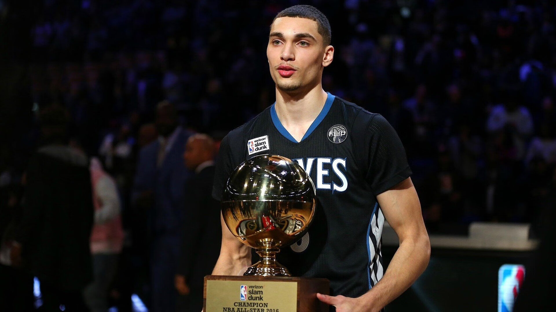 亚历克斯·格林伍德的快速反击与稳固防守帮助袋鼠队创造领先优势