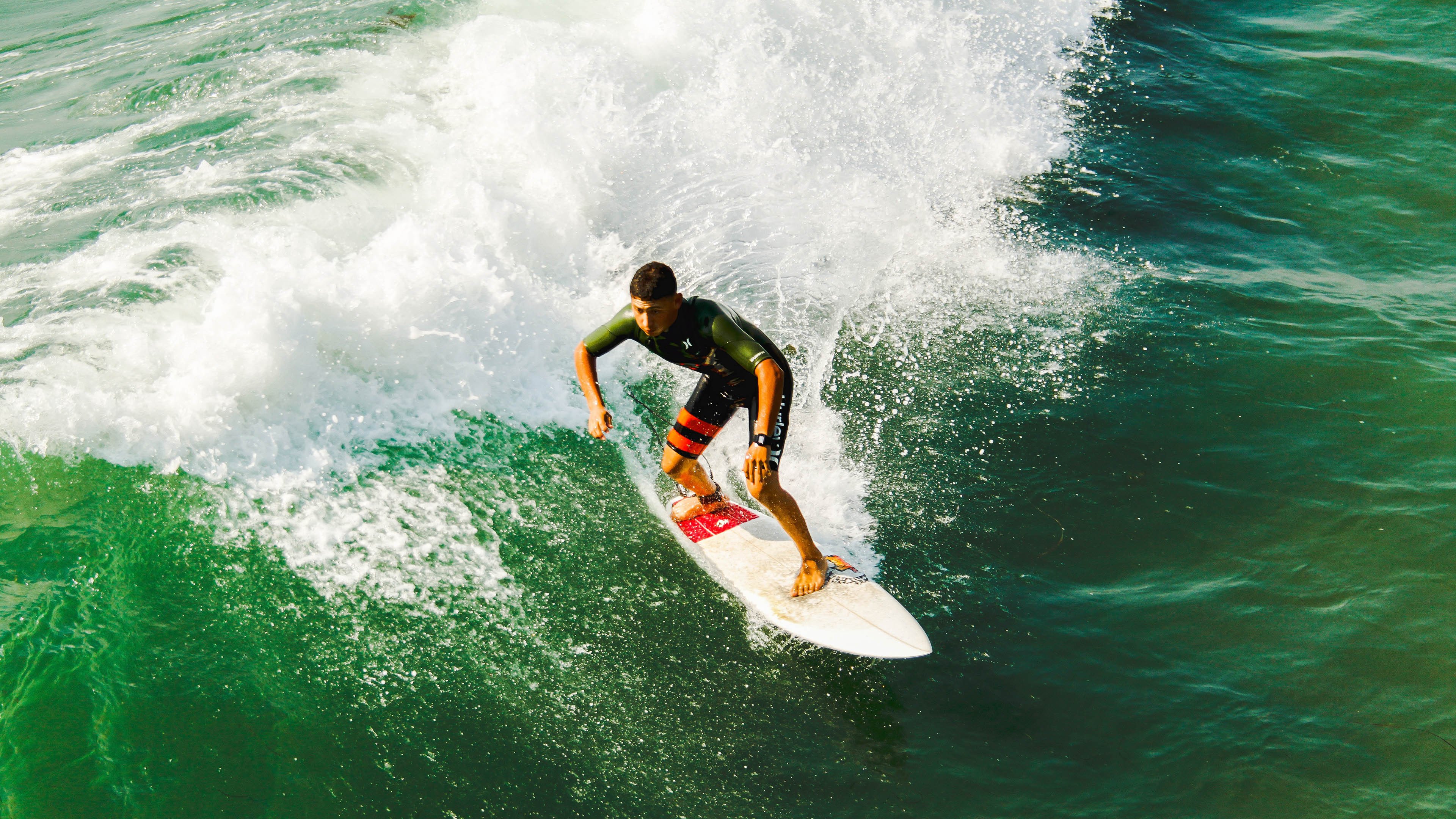 足球特色学校建设试点扩展推动教育与体育融合，足球特色学校教学理念